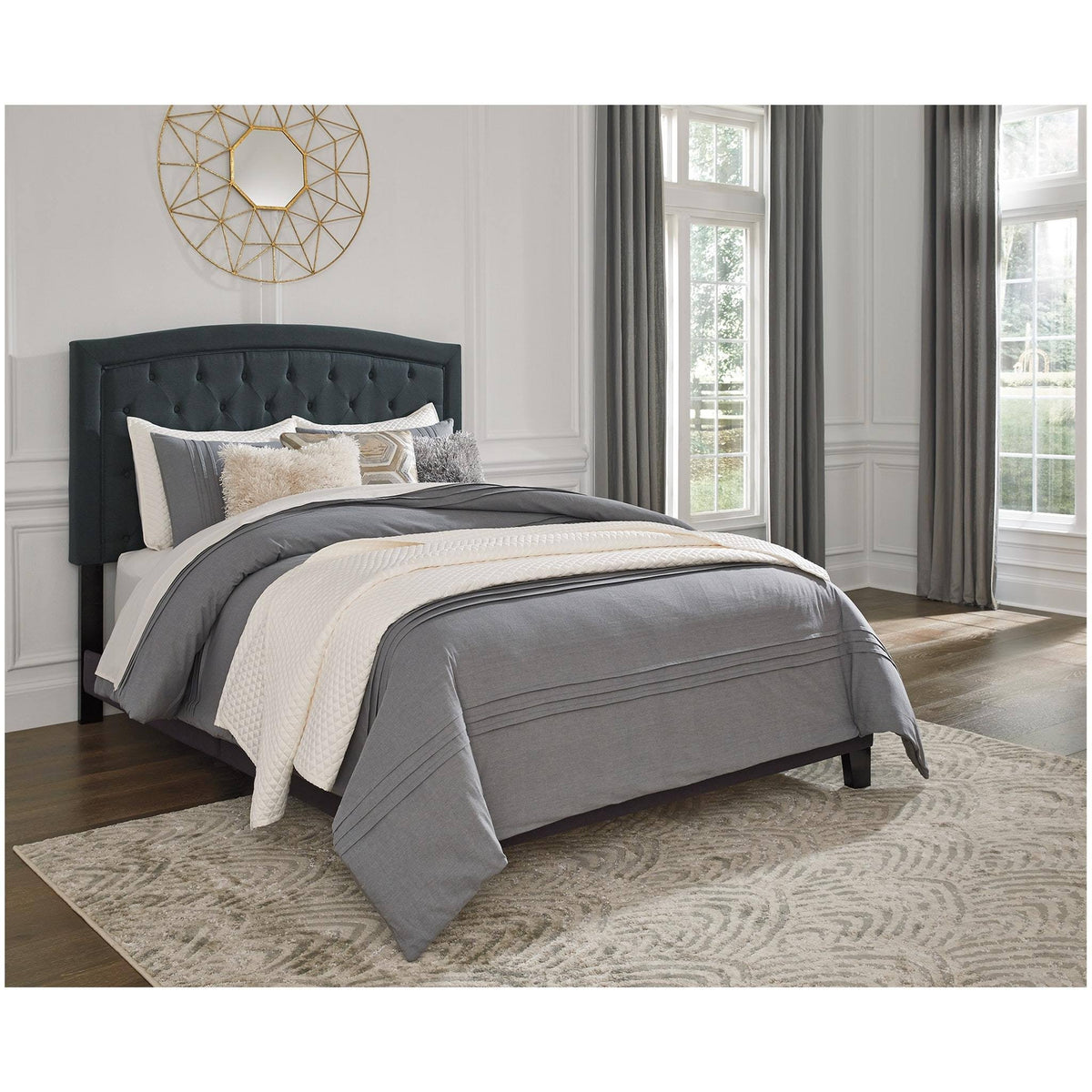 King Upholstered Bed I415038