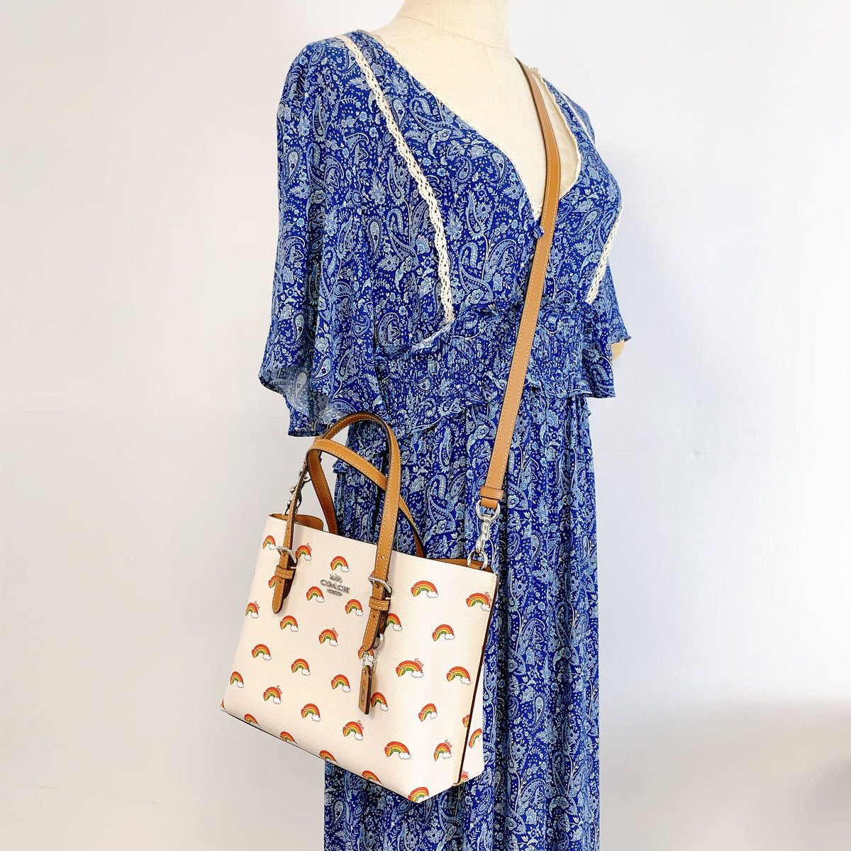 Tote with Rainbow Print Z60577