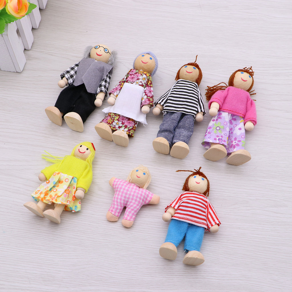 7pcs Wooden Dolls Pretend Play Set Figure Toy K725632