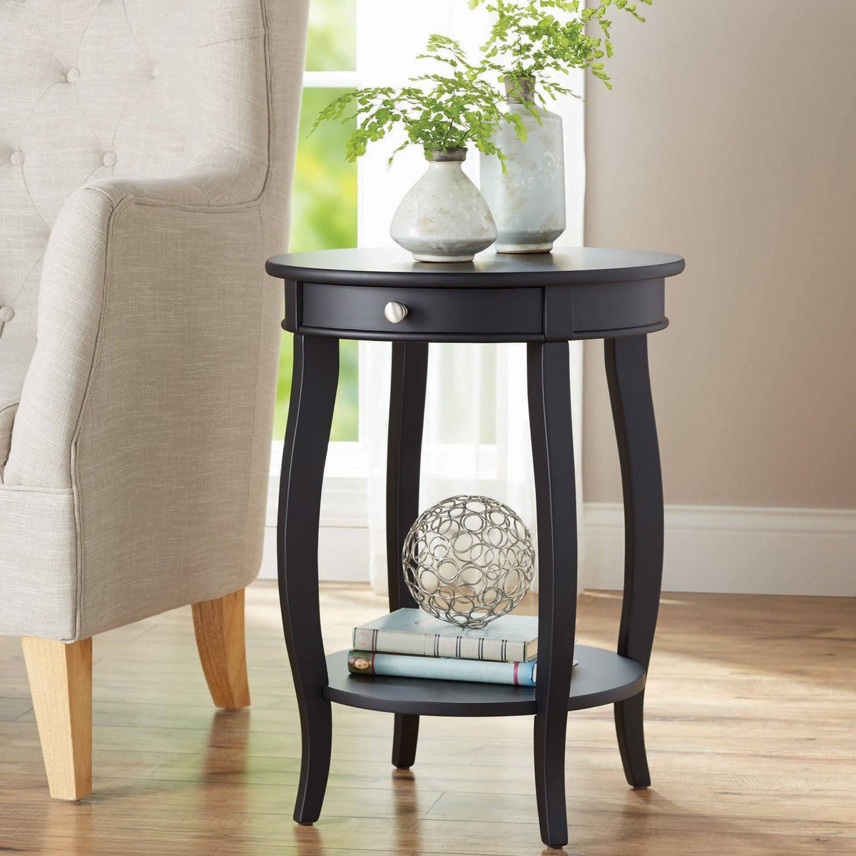 Round Accent End Table O63679