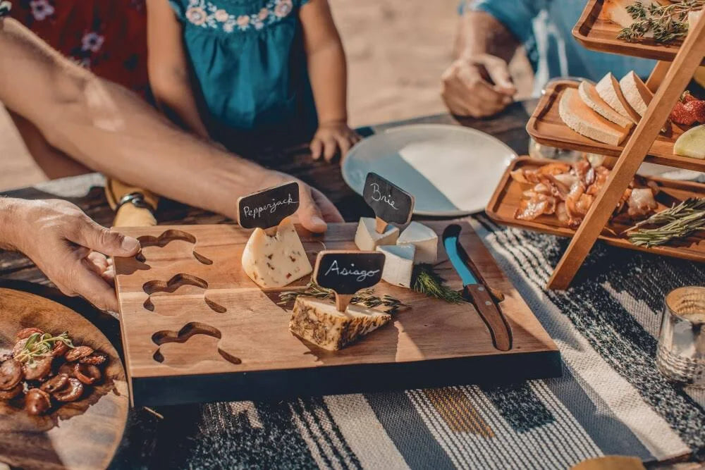 Acacia Cheese Board and Tools Set O3915