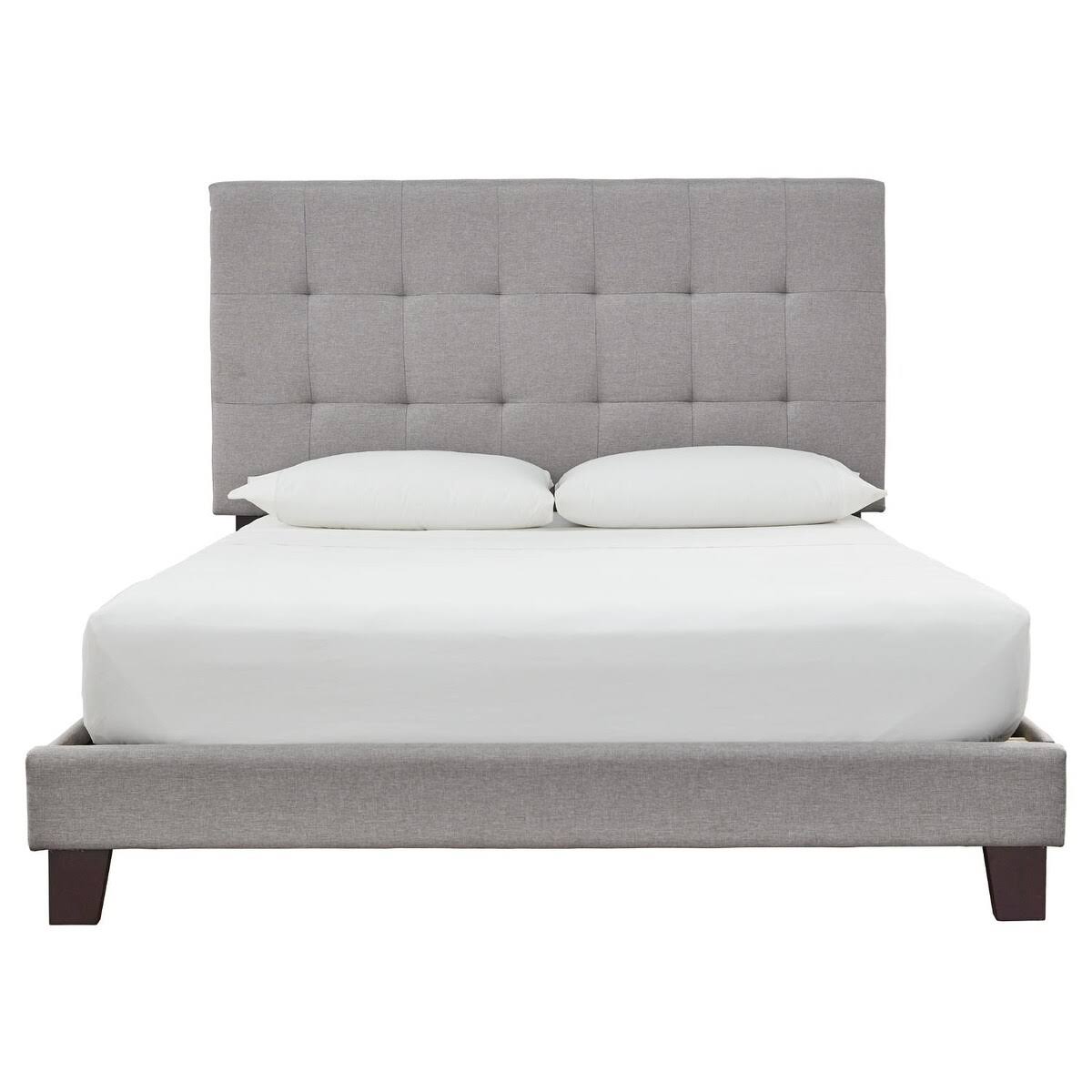 King Upholstered Bed I415038