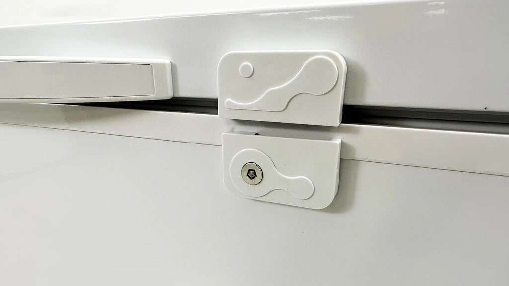 White 12.2 Cu.Ft. Commercial Chest Freezer with Top Open Door O51008