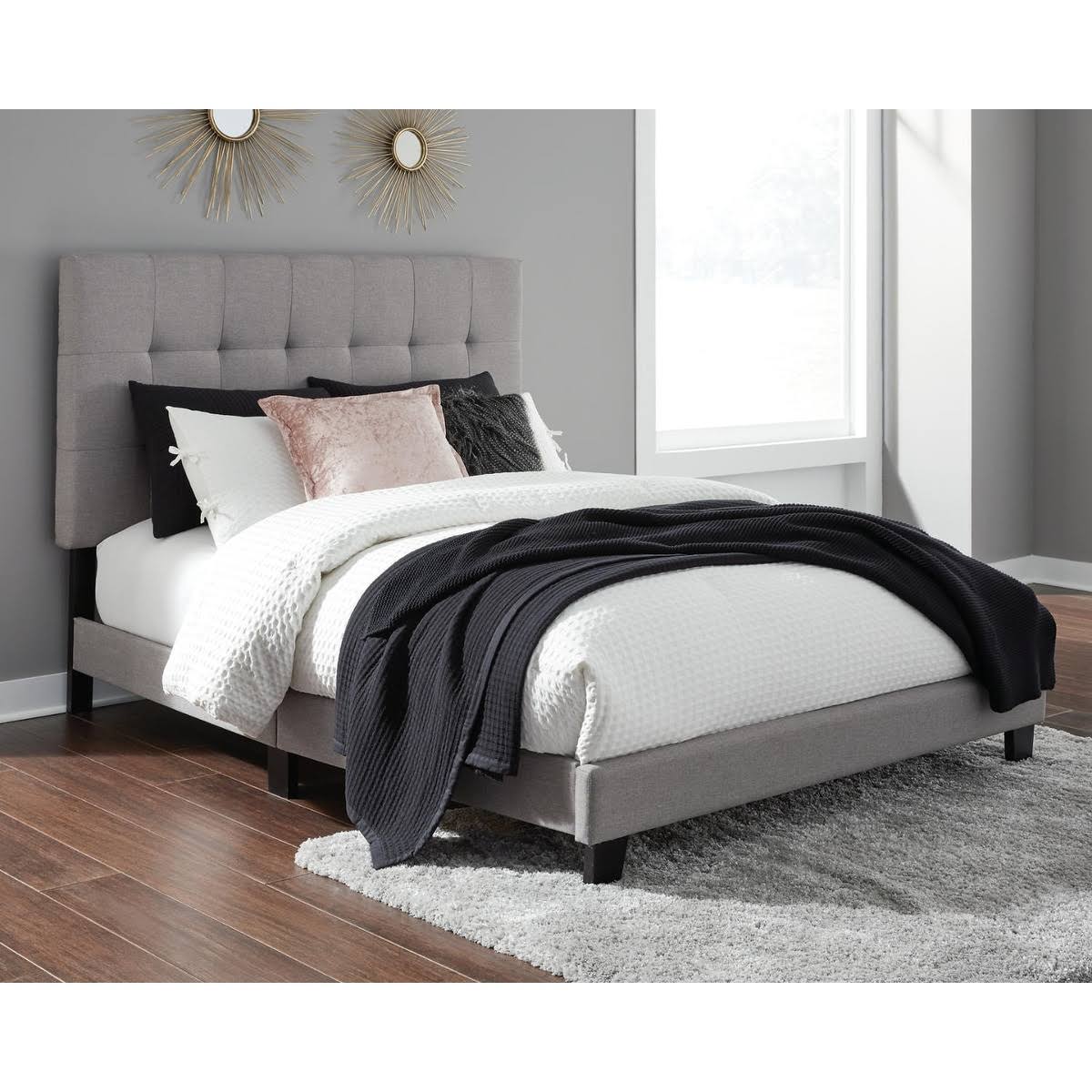 King Upholstered Bed I415038
