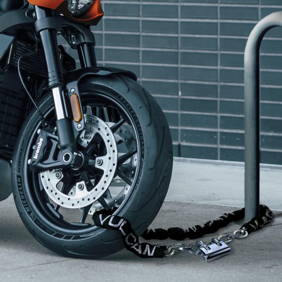 5/16 Inch x 3 Foot Case-Hardened Security Chain and Lock Kit B4751