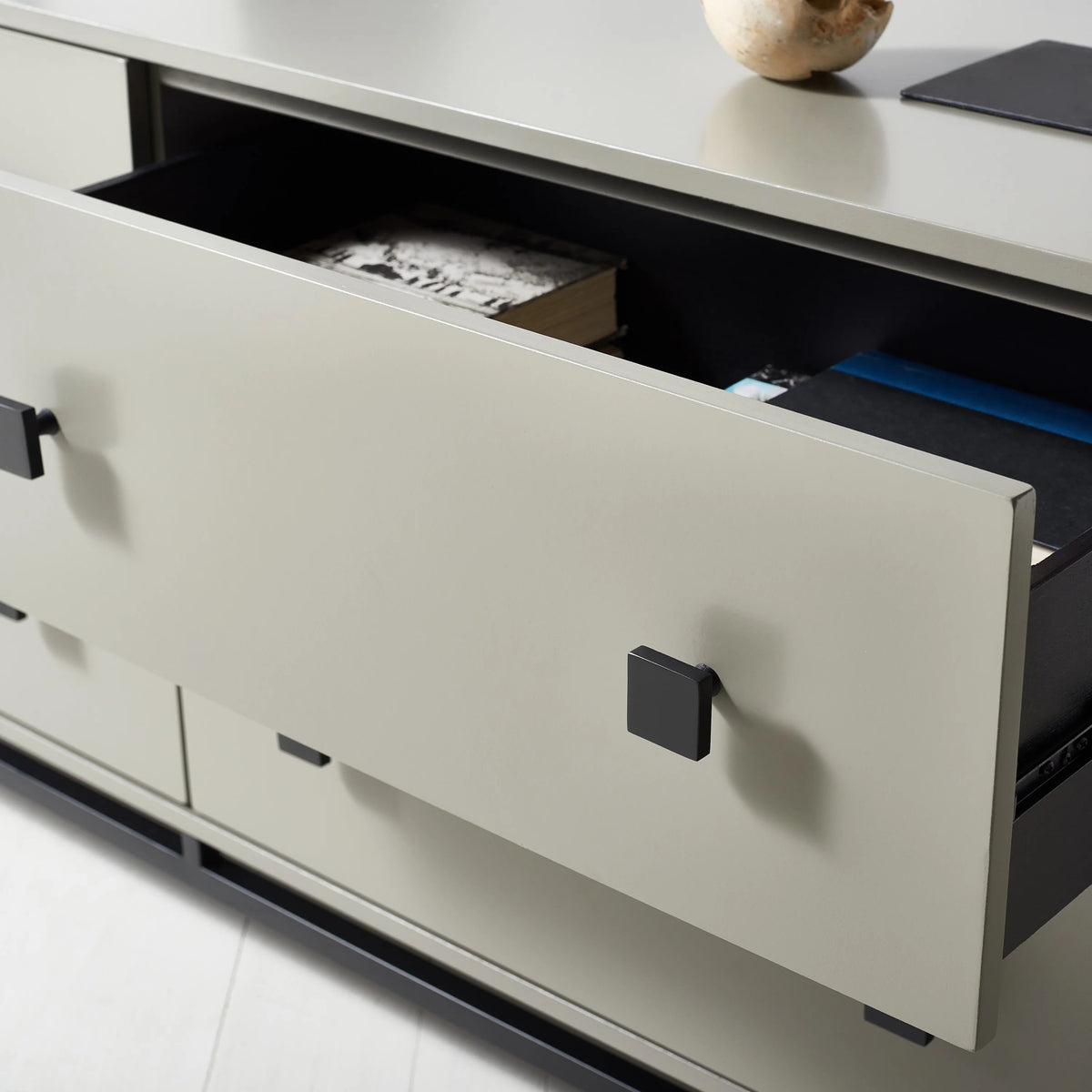 4-Drawer Dresser N220152