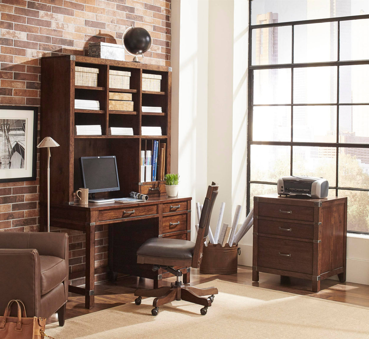 50 Hutch in Cognac Finish K173